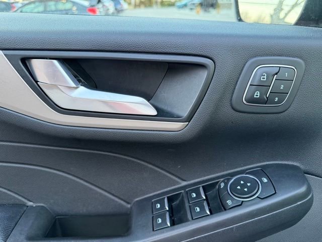 Used 2021 Ford Escape SEL w/ Technology Package image 16