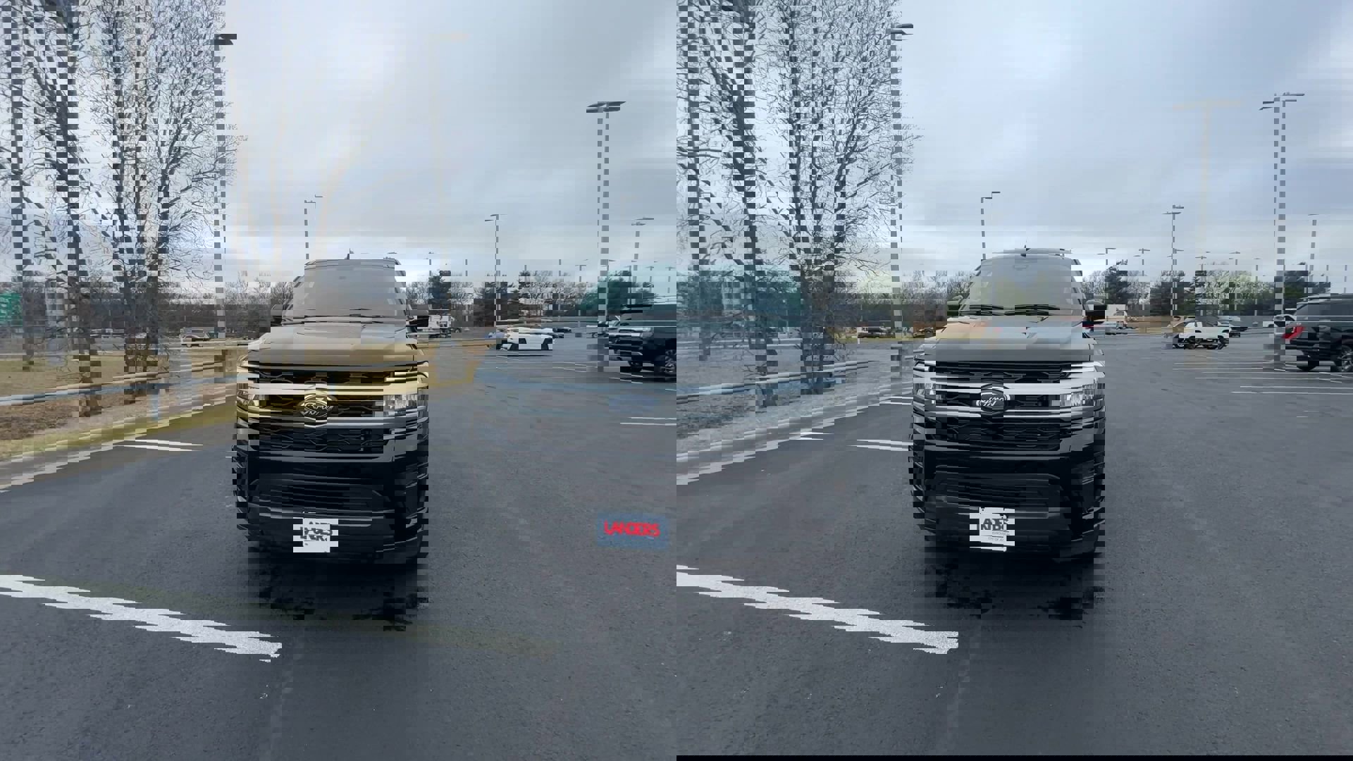 Used 2024 Ford Expedition Max XLT image 4