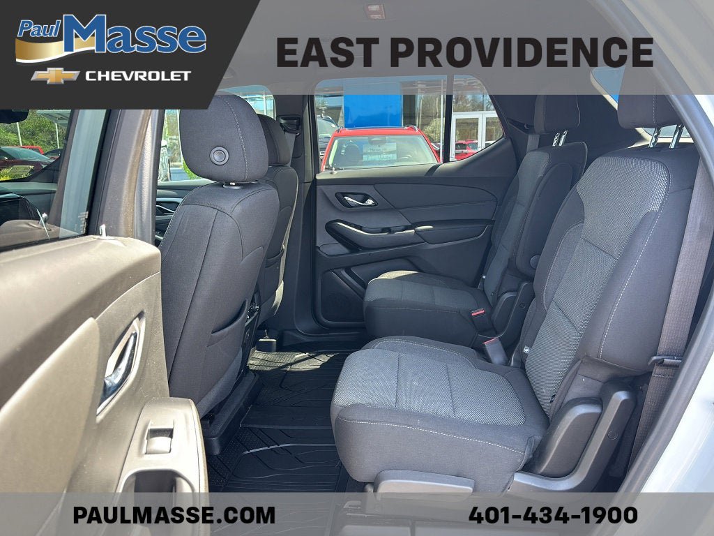 Used 2023 Chevrolet Traverse LT w/ Rear Camera Mirror Package AWD/4WD image 18