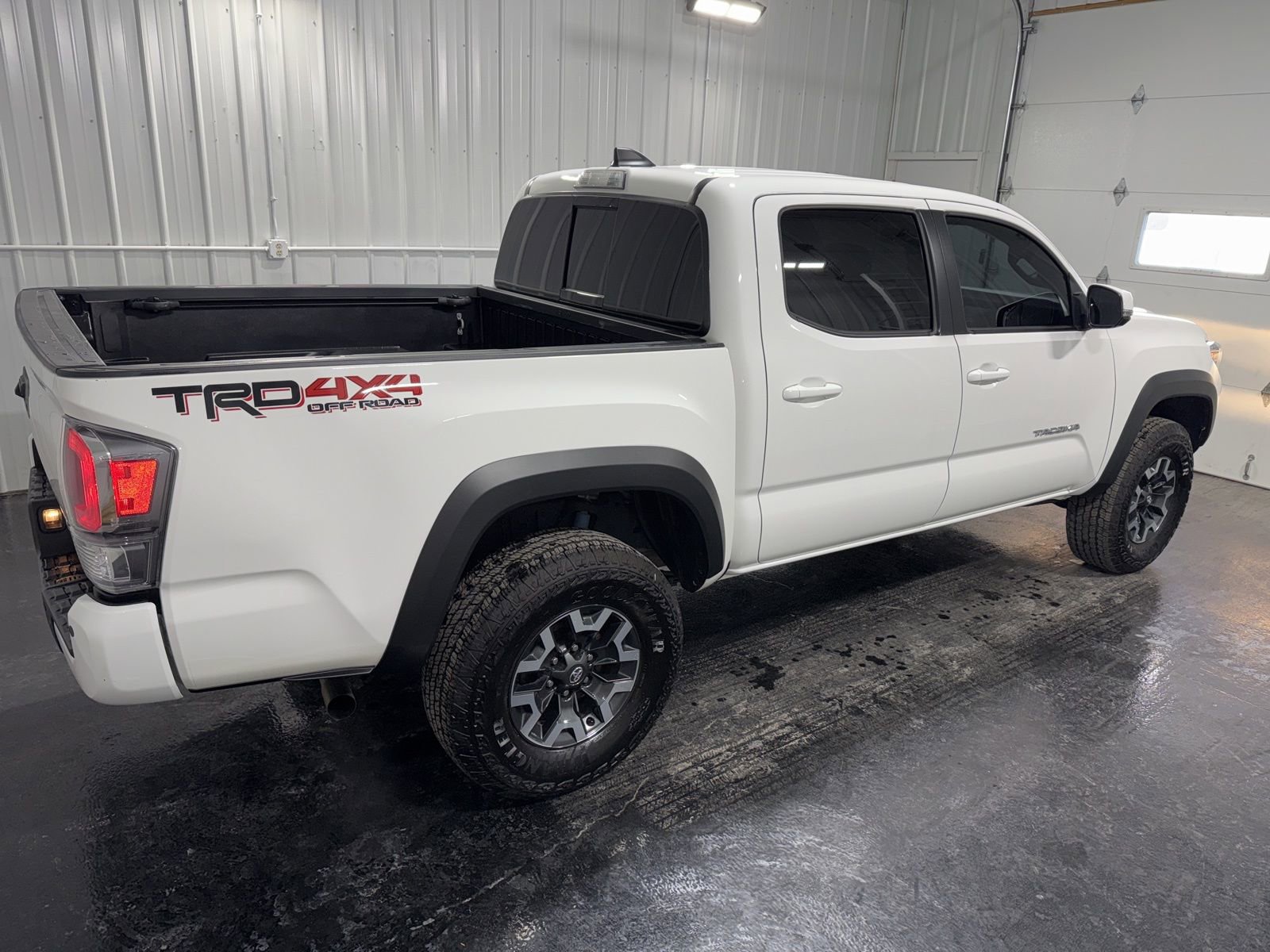 Used 2023 Toyota Tacoma TRD Off-Road w/ Technology Package image 3