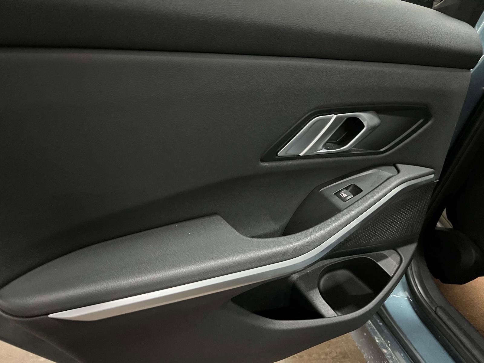 Used 2019 BMW 330i xDrive Sedan w/ Premium Package image 10