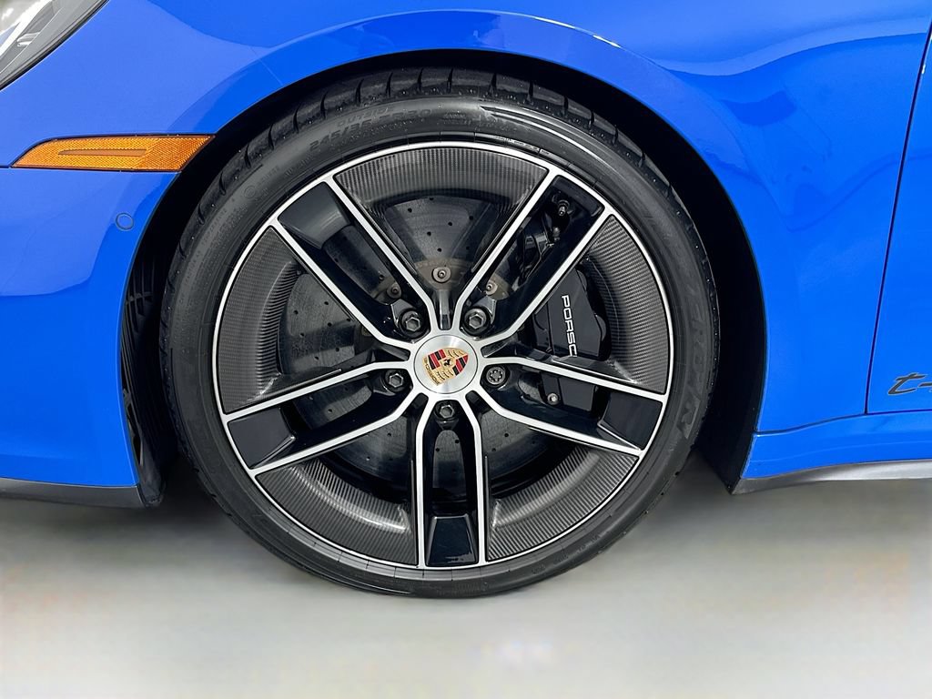 Certified 2025 Porsche 911 Carrera 4 GTS AWD/4WD image 29