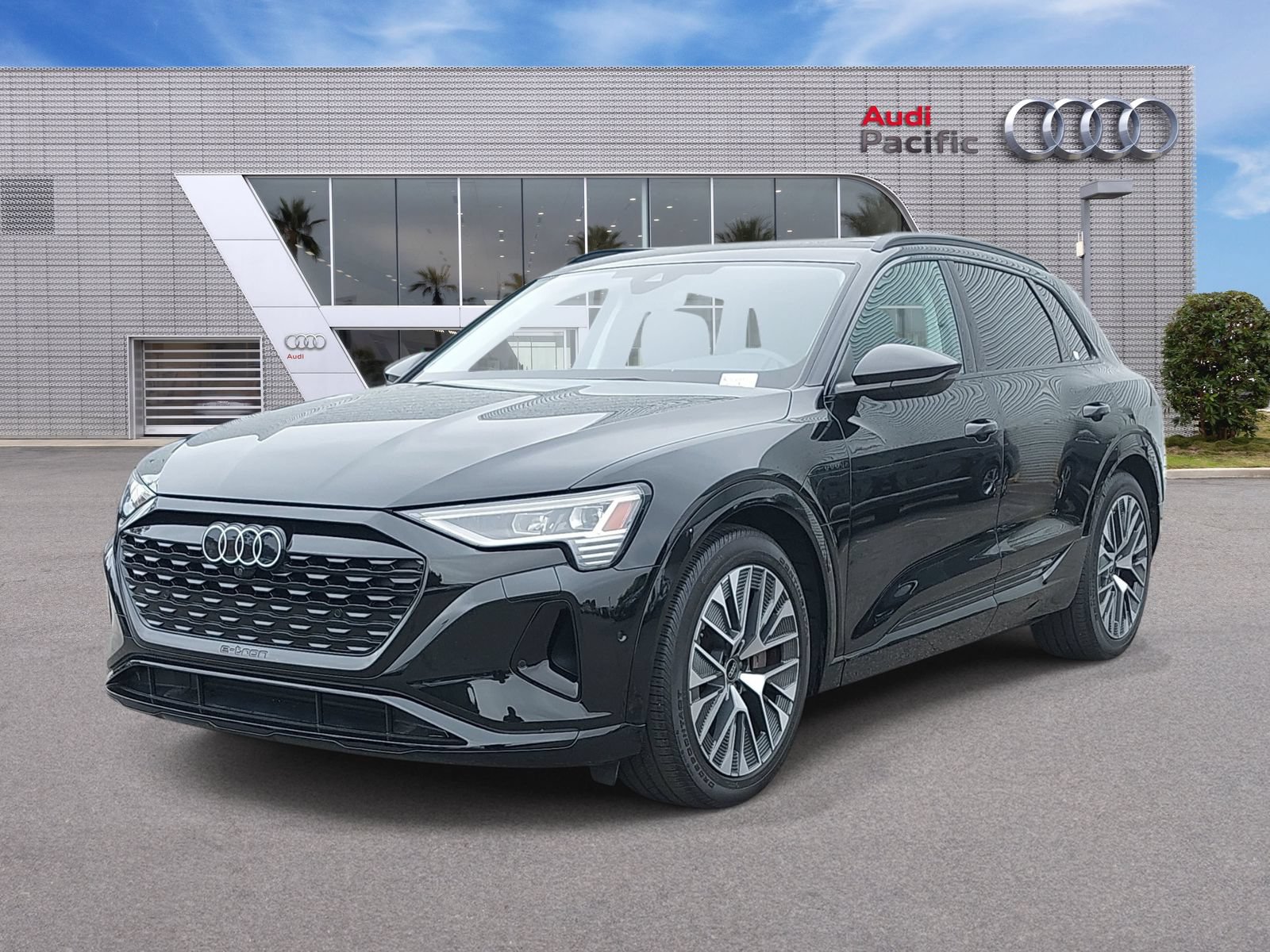Used 2024 Audi Q8 e-tron Premium Plus w/ Premium Plus Package AWD/4WD image 1