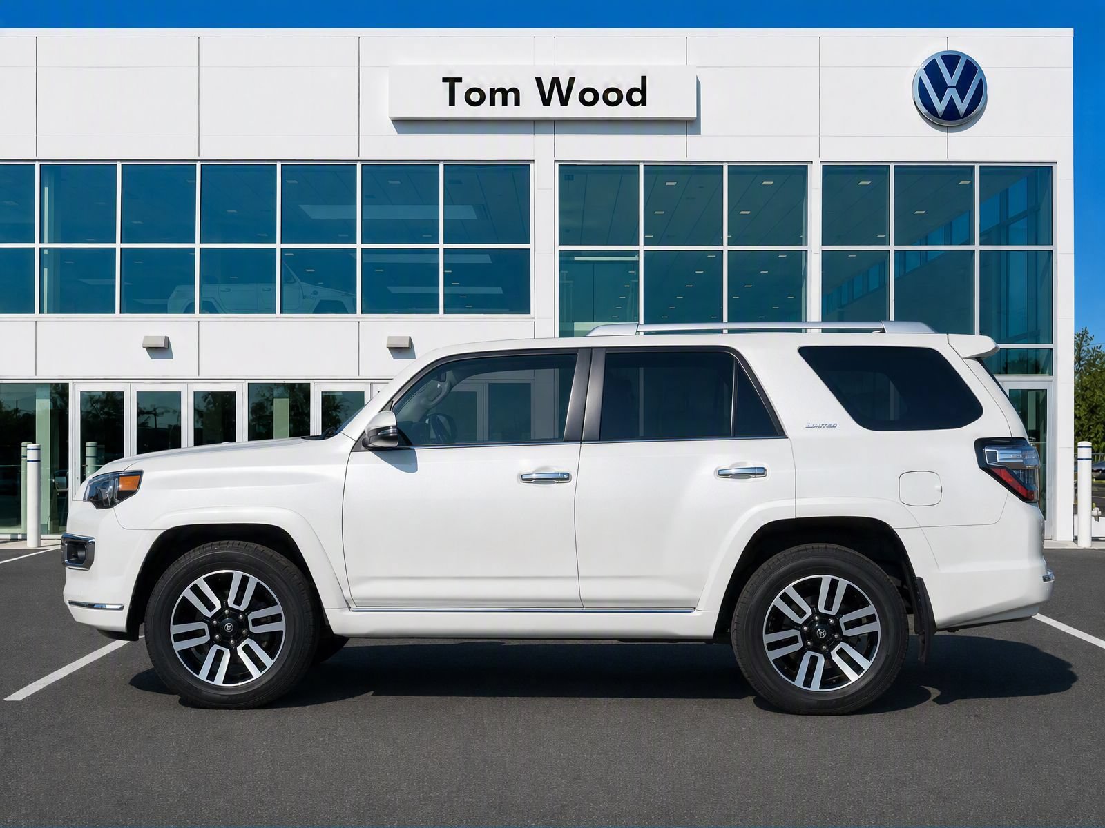 Used 2019 Toyota 4Runner Limited AWD/4WD image 6