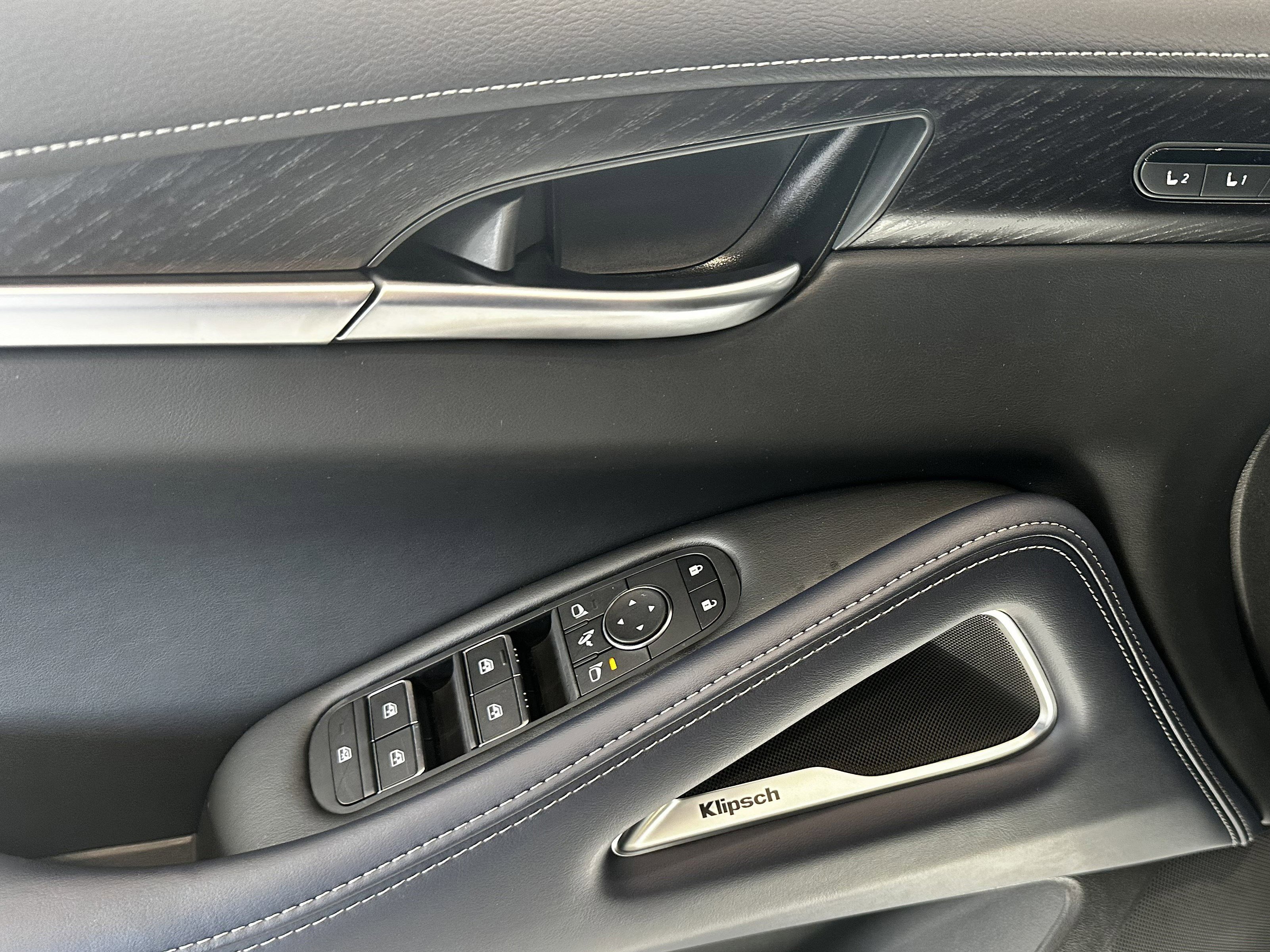 New 2026 INFINITI QX60 Luxe w/ Dark Cargo Package image 9