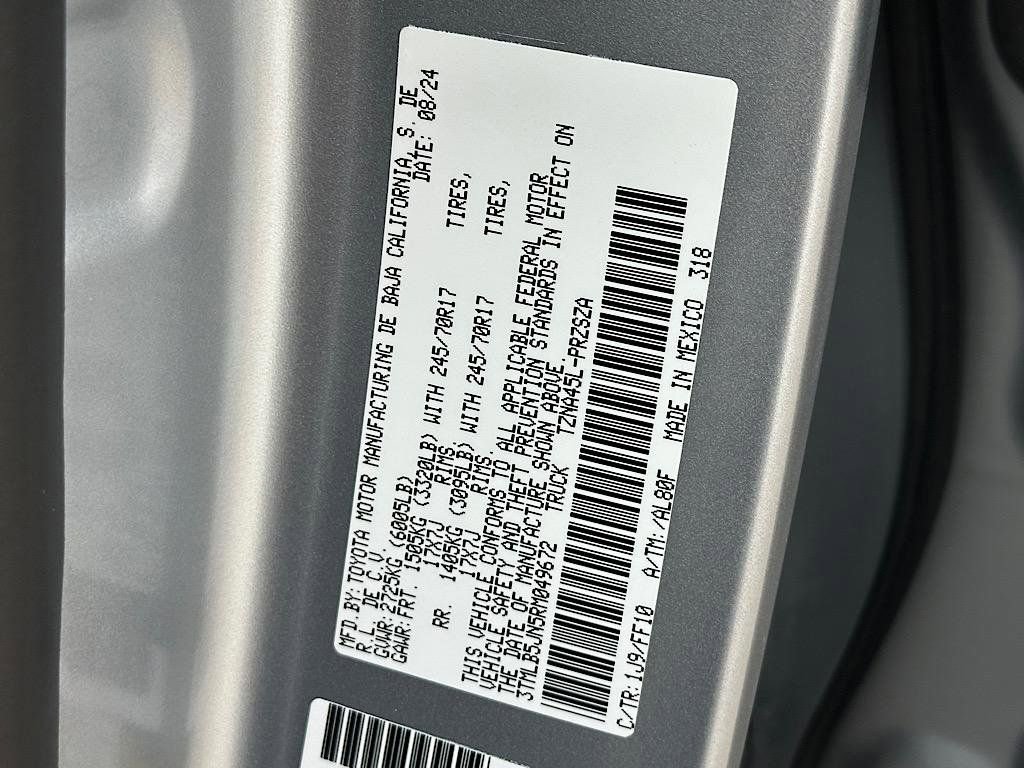 Certified 2024 Toyota Tacoma SR5 AWD/4WD image 29
