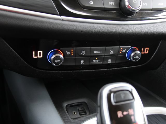 Used 2020 Buick Enclave Essence FWD image 22