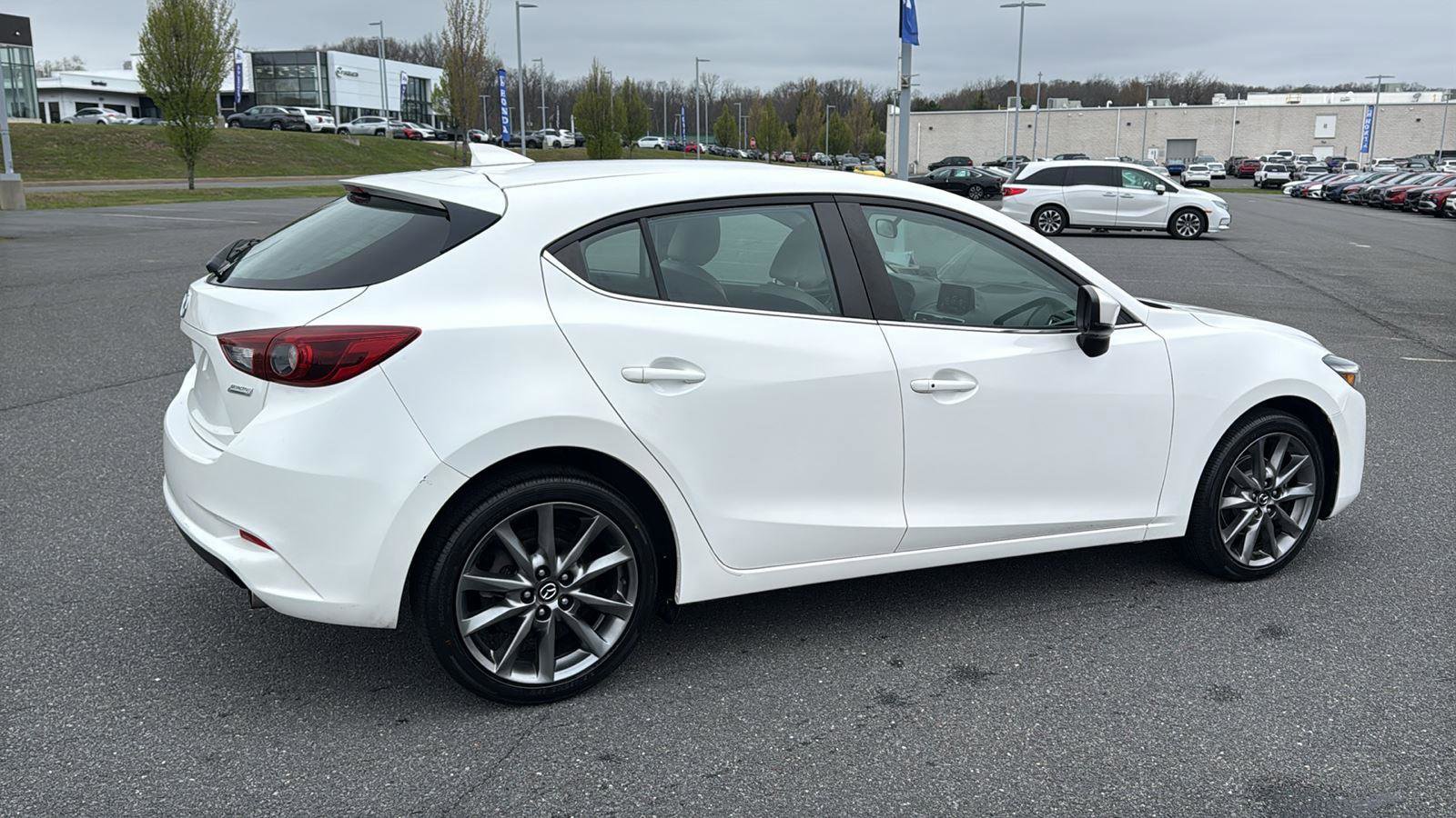 Used 2018 MAZDA MAZDA3 Grand Touring FWD image 5