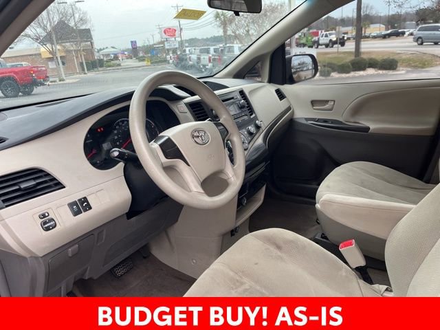 Used 2014 Toyota Sienna L image 6