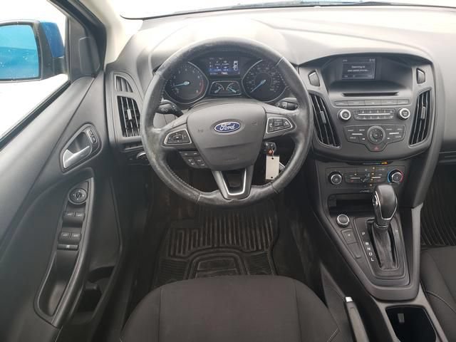 Used 2017 Ford Focus SE w/ Cold Weather Package FWD image 15