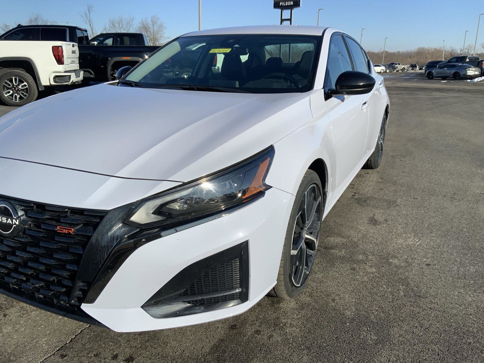 Used 2024 Nissan Altima 2.5 SR image 12