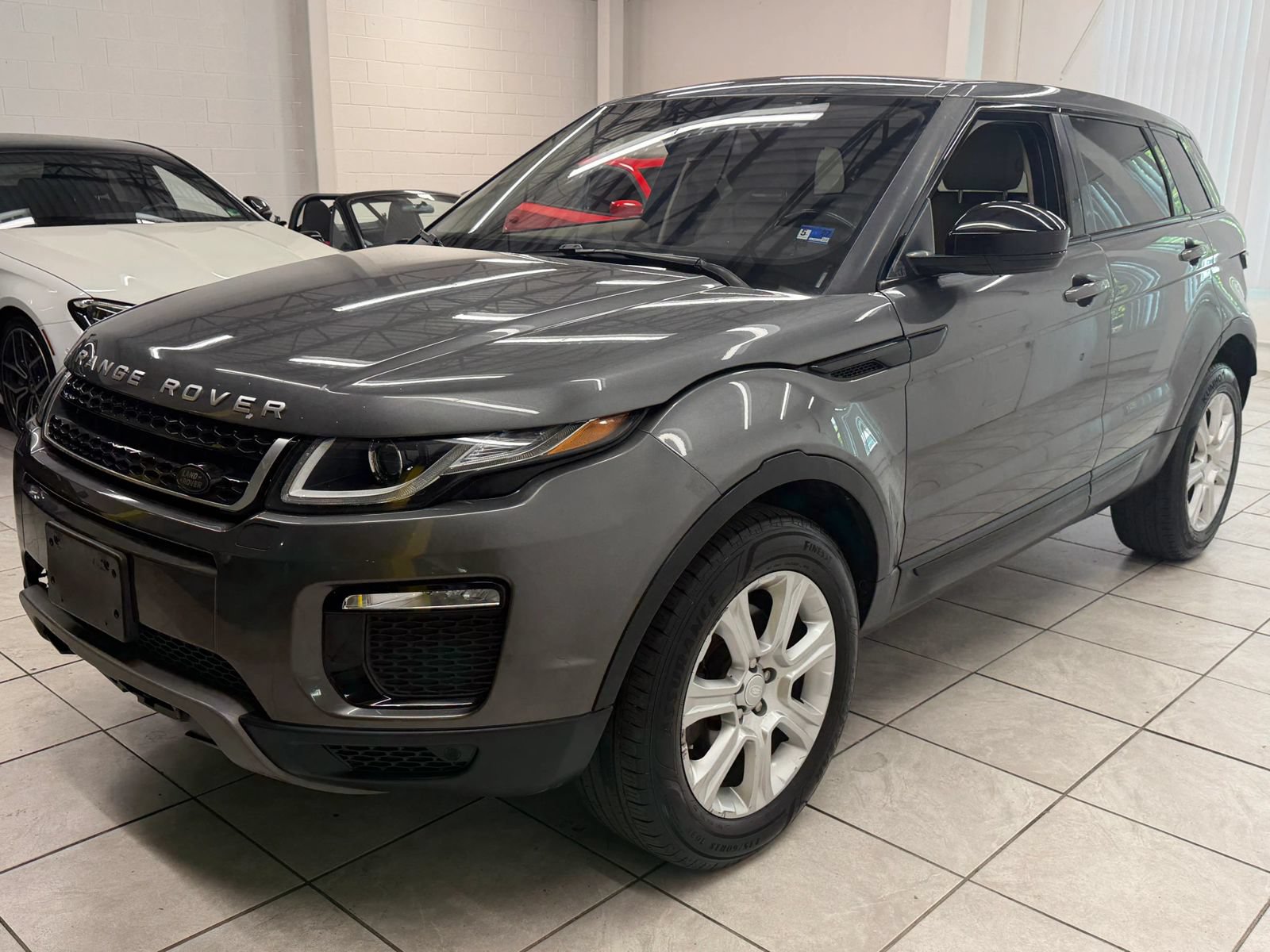 Used 2016 Land Rover Range Rover Evoque SE AWD/4WD image 3