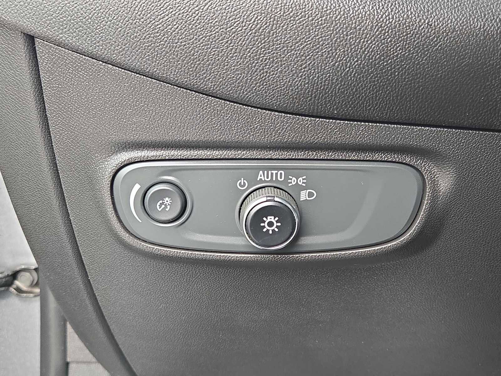 Used 2023 Chevrolet Equinox LS w/ LS Convenience Package image 22