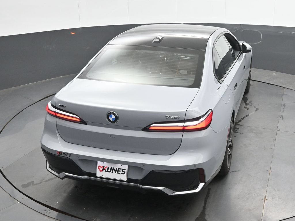 Used 2026 BMW 740i xDrive AWD/4WD image 27