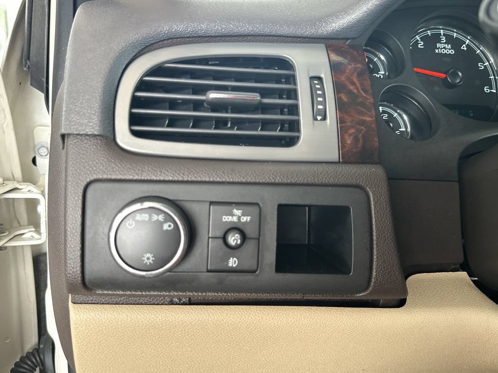 Used 2014 GMC Yukon Denali RWD image 19