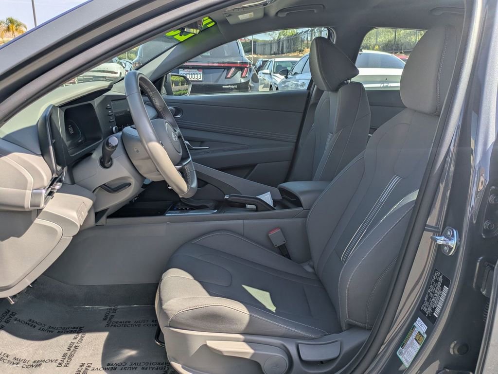 Certified 2025 Hyundai Elantra Sport image 14