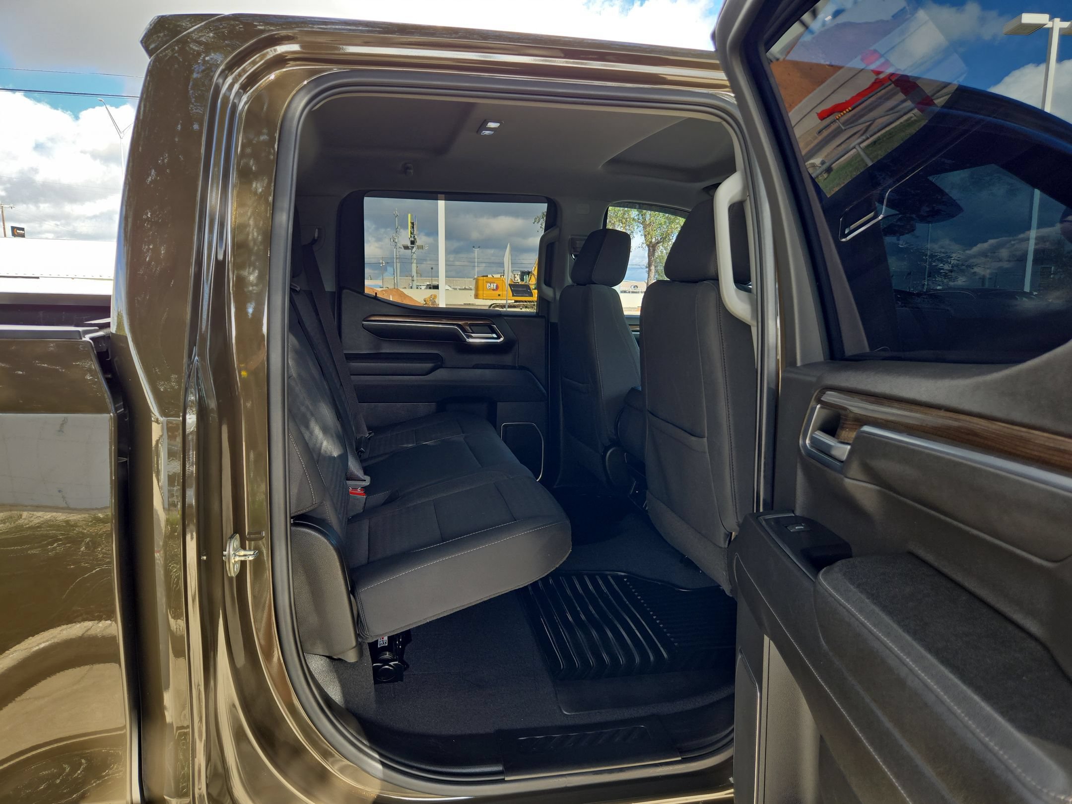 Certified 2023 Chevrolet Silverado 1500 LT AWD/4WD image 23