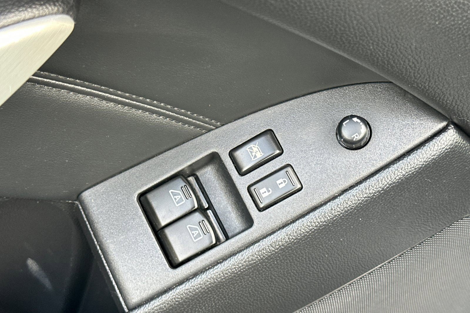 Used 2012 INFINITI G37 Journey w/ Premium Pkg image 13