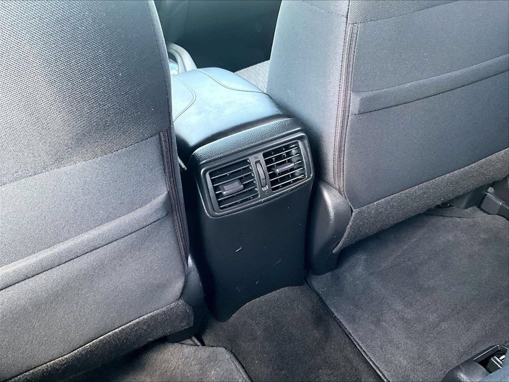 Used 2017 Nissan Rogue SV AWD/4WD image 28