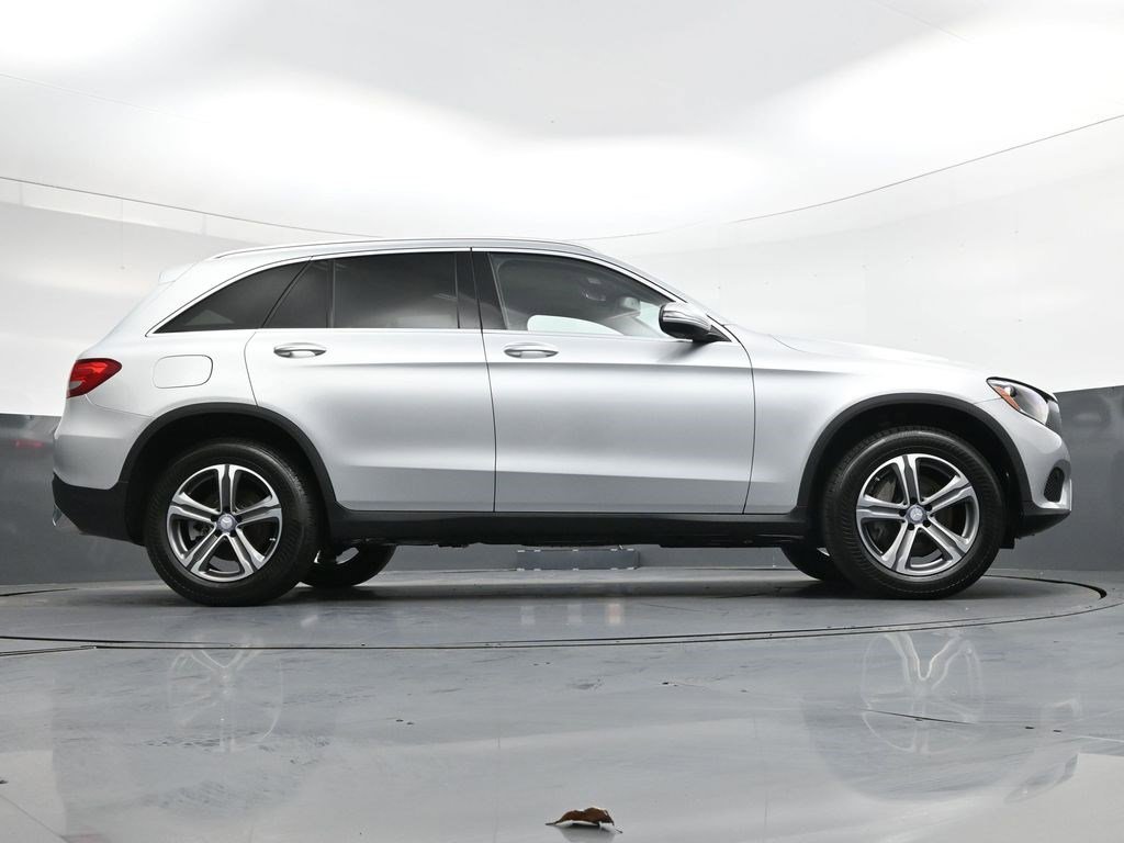 Used 2016 Mercedes-Benz GLC 300 4MATIC w/ Premium Package image 27