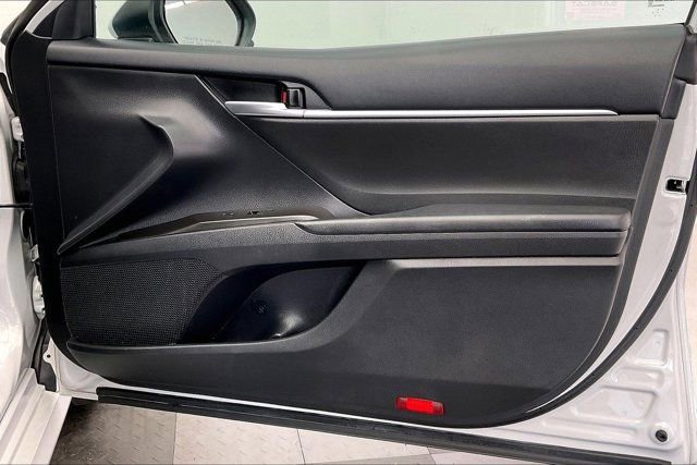 Used 2023 Toyota Camry LE image 27