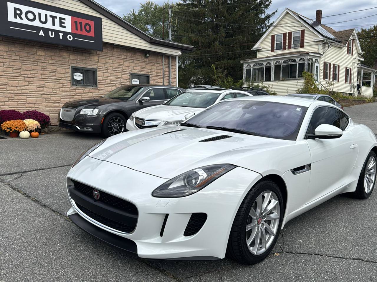 Used 2017 Jaguar F-TYPE Coupe RWD image 2