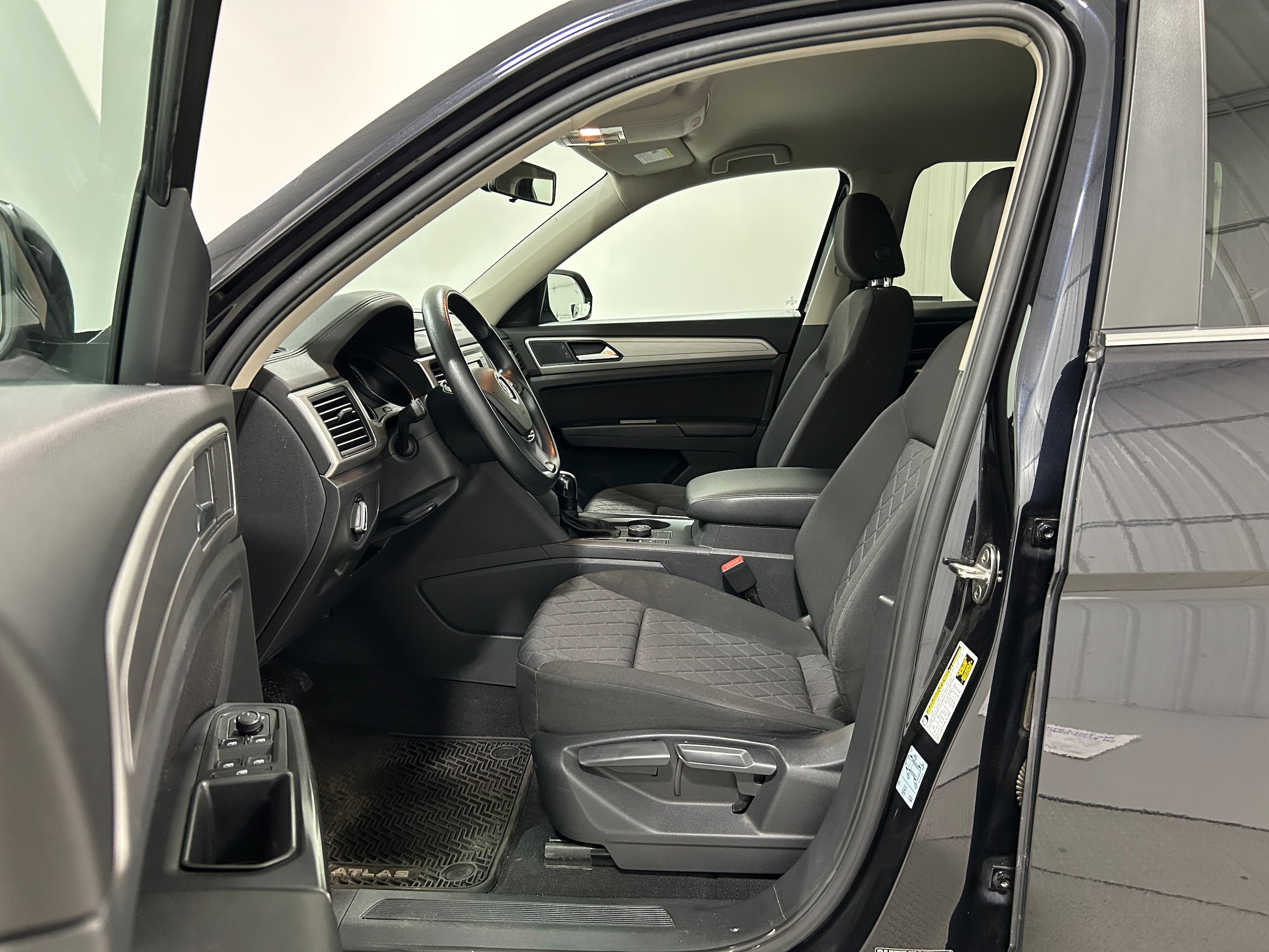 Used 2020 Volkswagen Atlas S w/ Towing Package AWD/4WD image 4