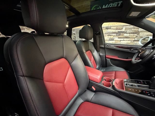 Used 2022 Porsche Macan AWD/4WD image 17