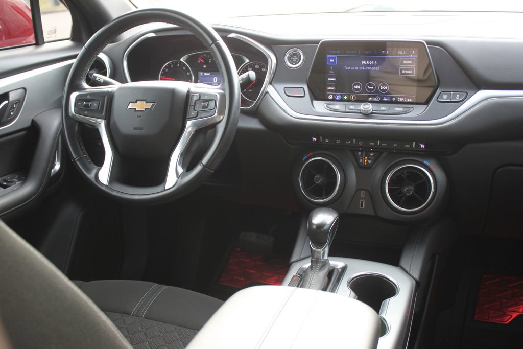 Used 2019 Chevrolet Blazer LT image 9
