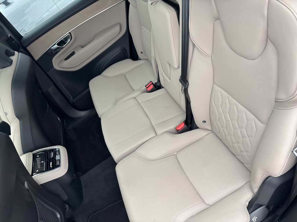 Certified 2025 Volvo XC90 B6 Plus image 38