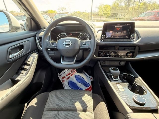 New 2026 Nissan Rogue SV w/ Cold Weather Package AWD/4WD image 21