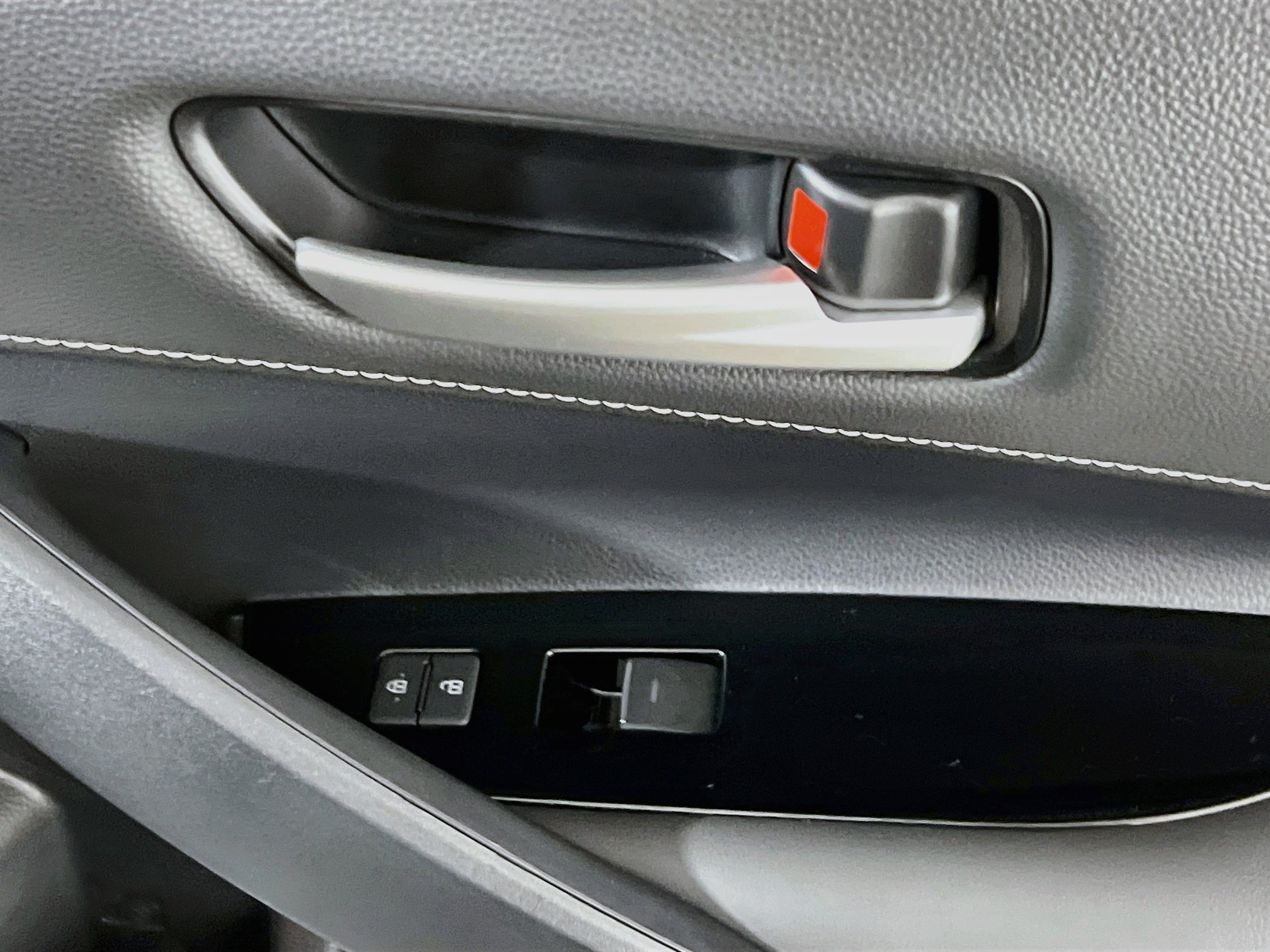 Used 2022 Toyota Corolla SE FWD image 32