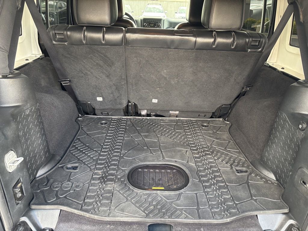Used 2016 Jeep Wrangler Unlimited Rubicon image 7
