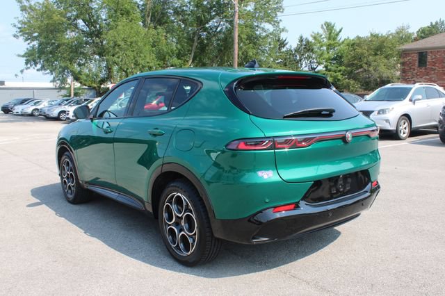 Used 2025 Alfa Romeo Tonale w/ Premium Package AWD/4WD image 39