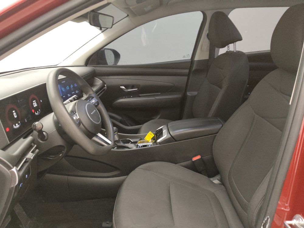 Used 2025 Hyundai Tucson SE FWD image 17