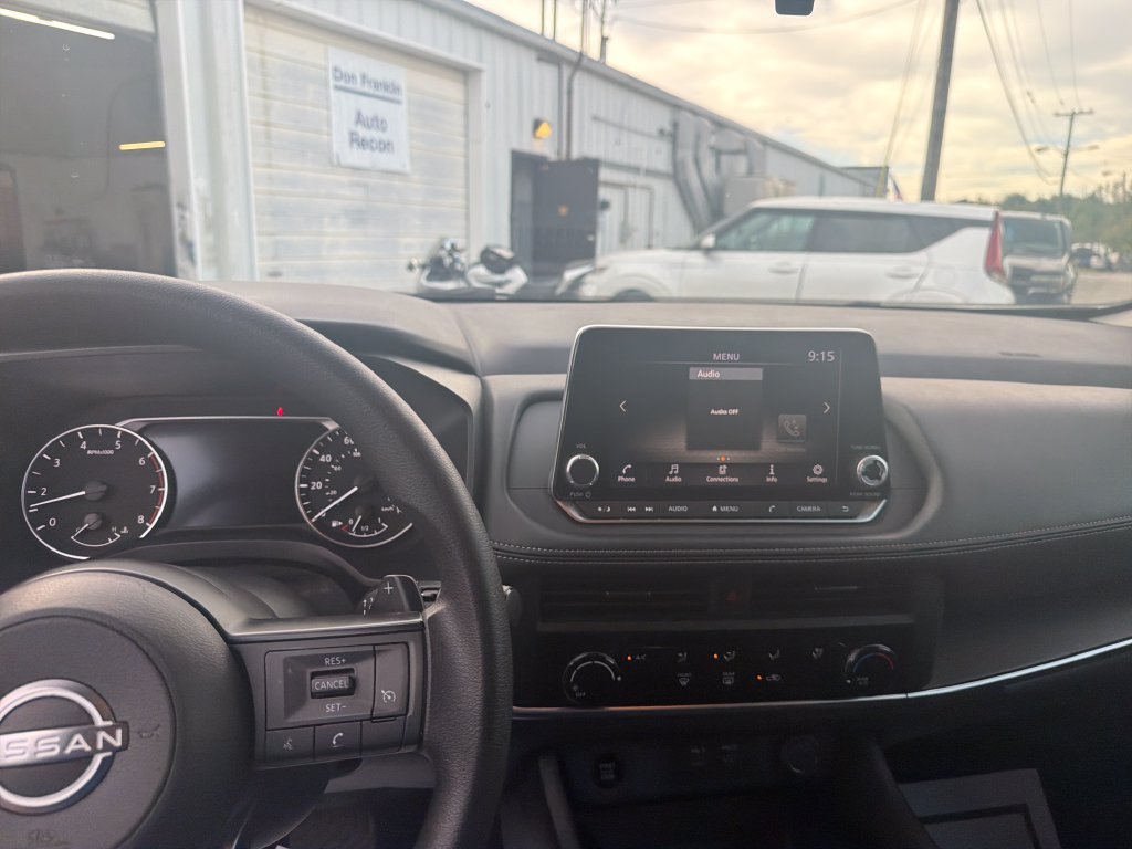 Used 2024 Nissan Rogue S FWD image 20