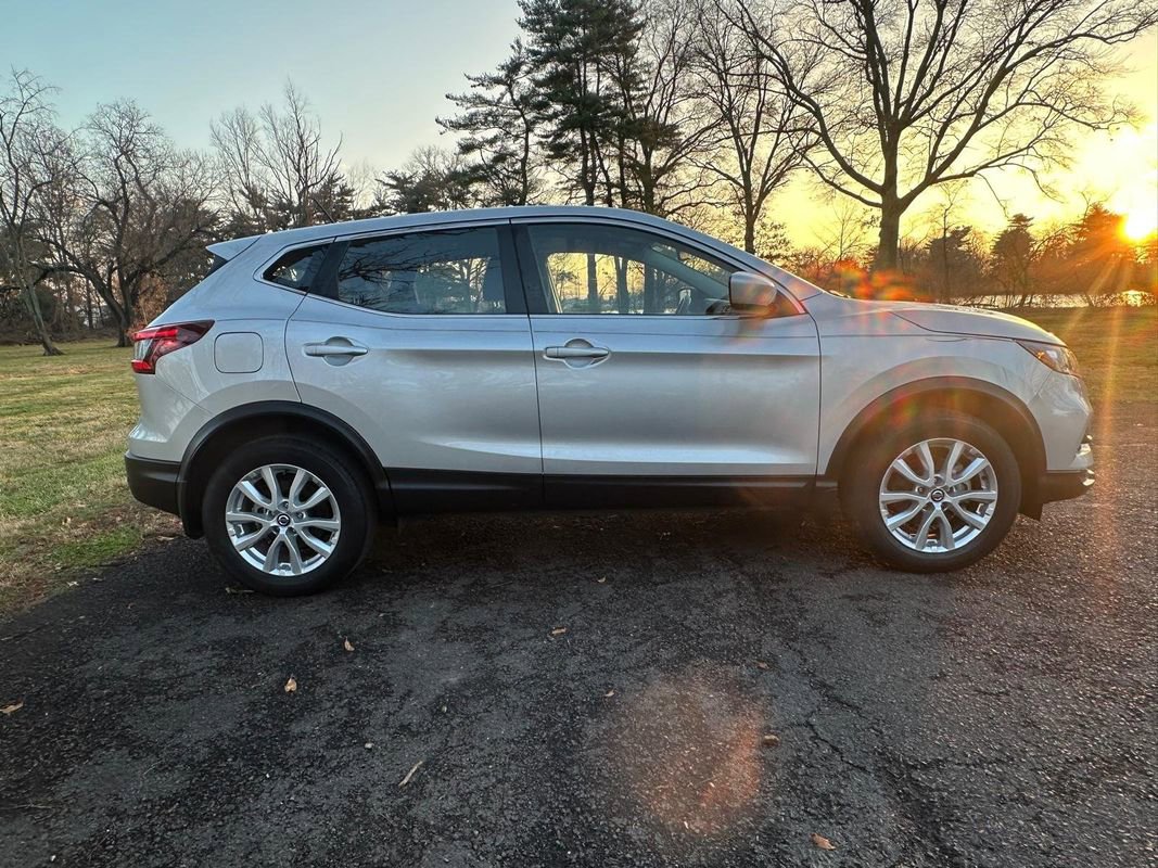 Used 2022 Nissan Rogue Sport S image 6