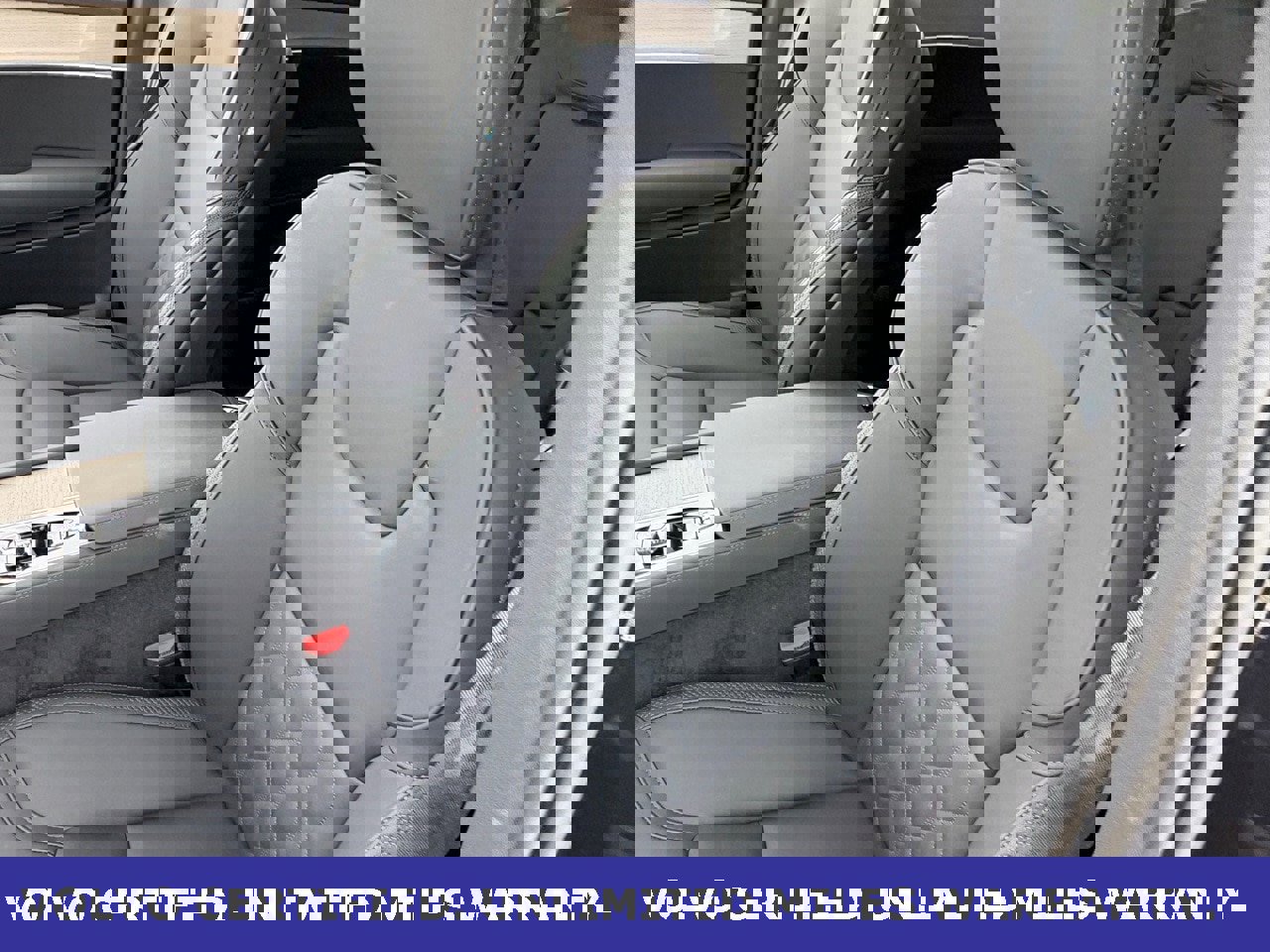 Certified 2025 Volvo XC90 B6 Plus image 32