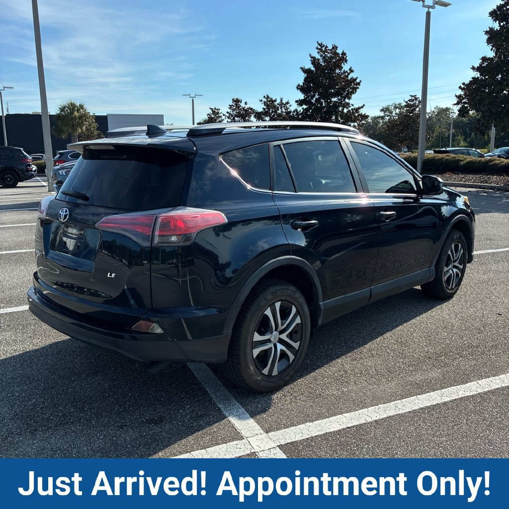 Used 2017 Toyota RAV4 LE FWD image 6
