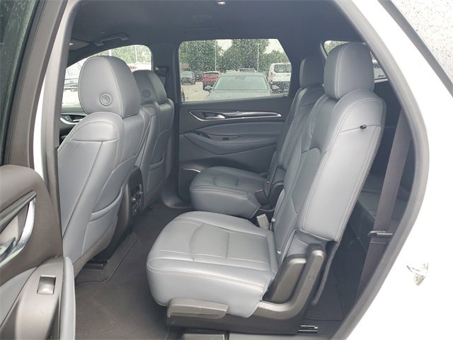 Used 2024 Buick Enclave Premium image 9