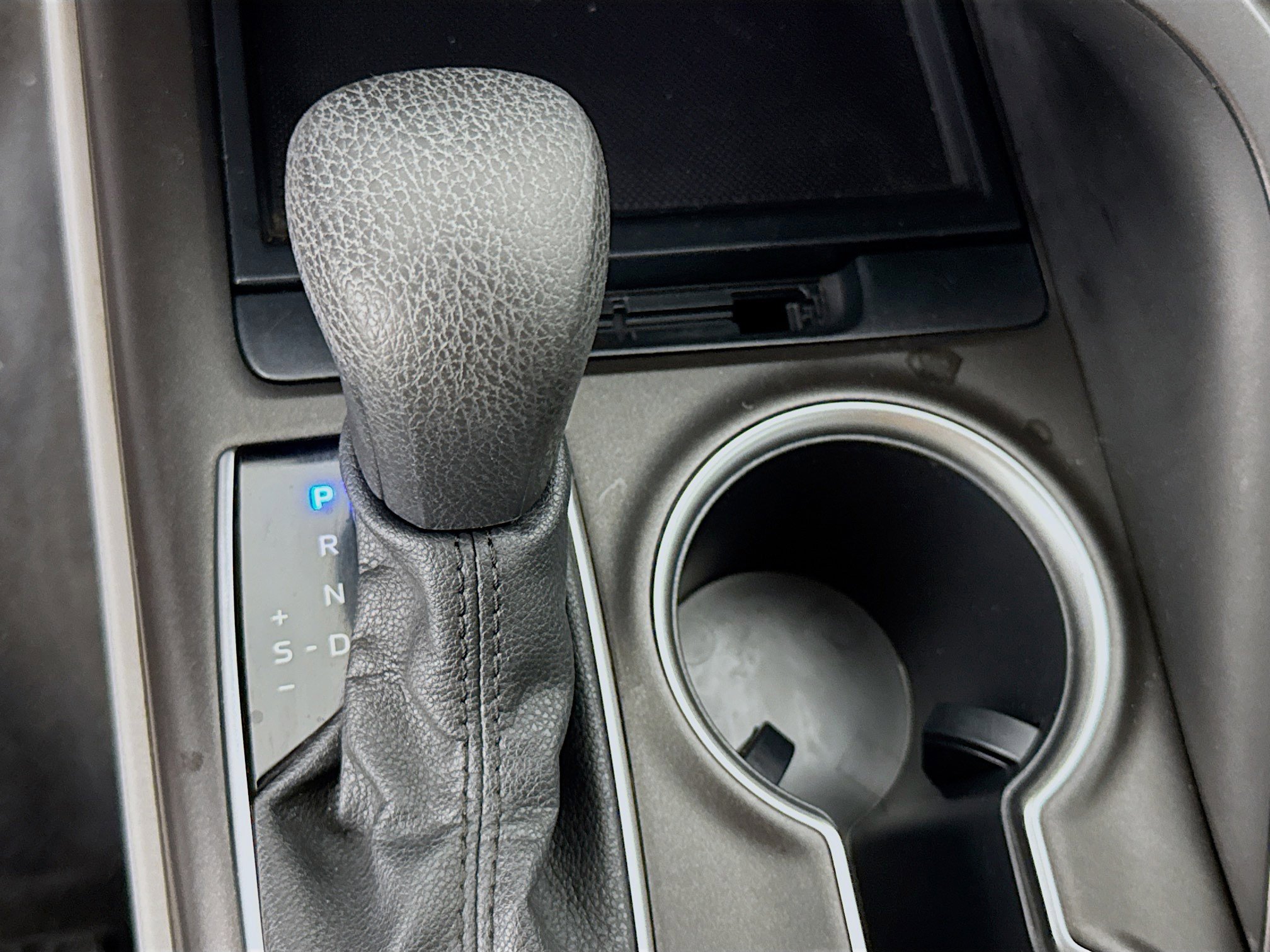 Used 2022 Toyota Camry LE FWD image 19