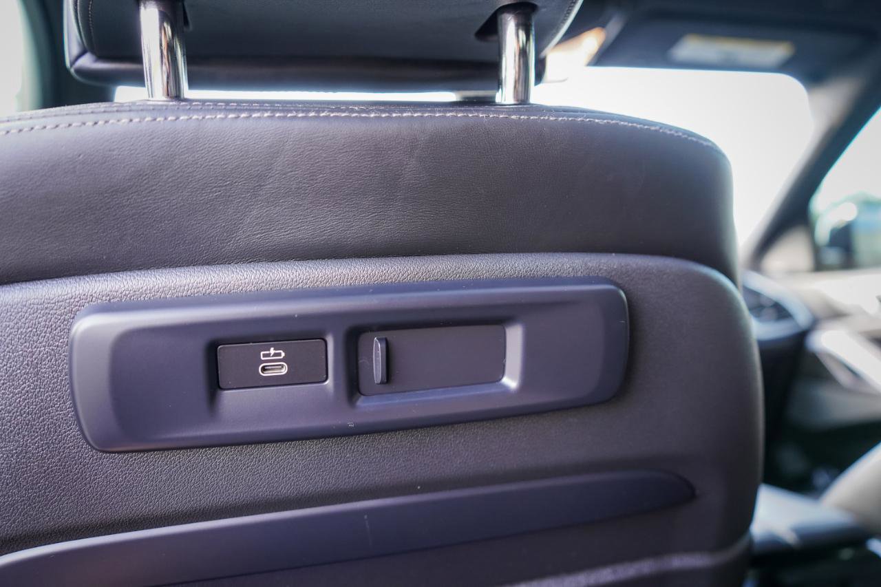 Used 2020 BMW X6 M50i w/ Premium Package AWD/4WD image 18