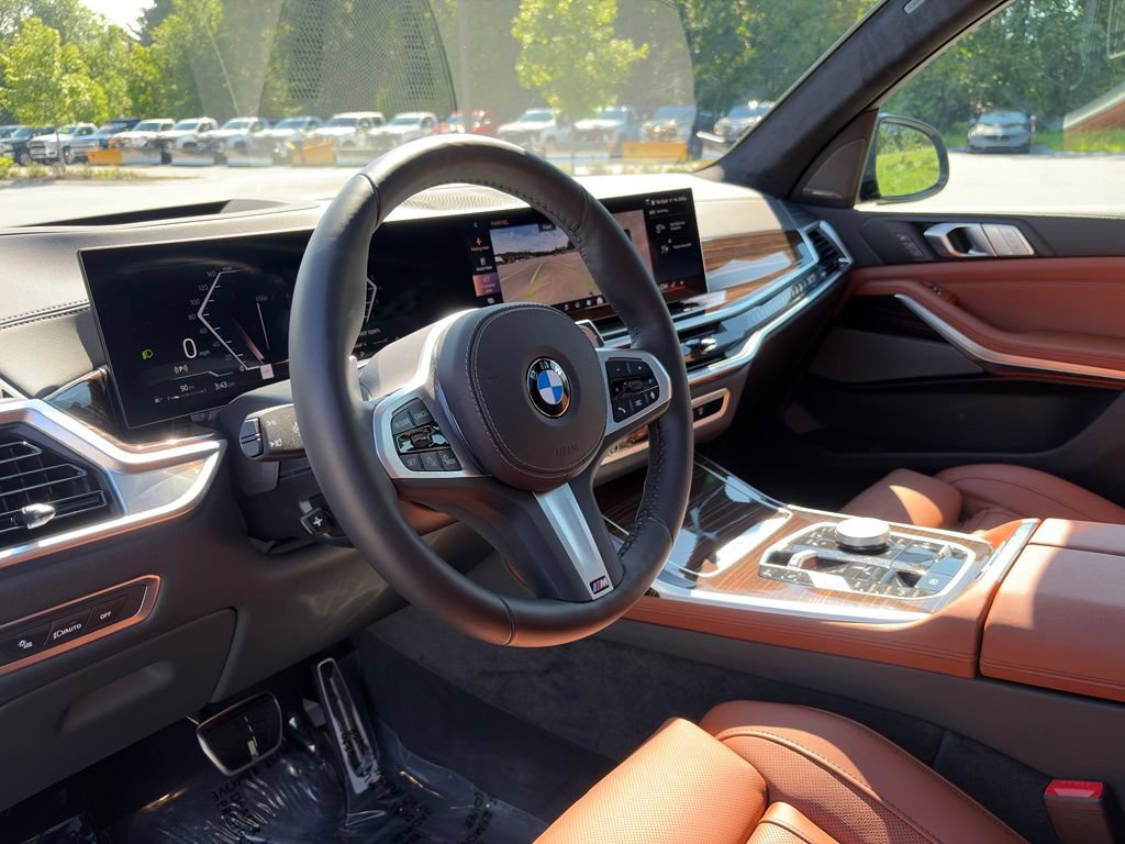 Certified 2027 BMW X7 xDrive40i w/ M Sport Package AWD/4WD image 11