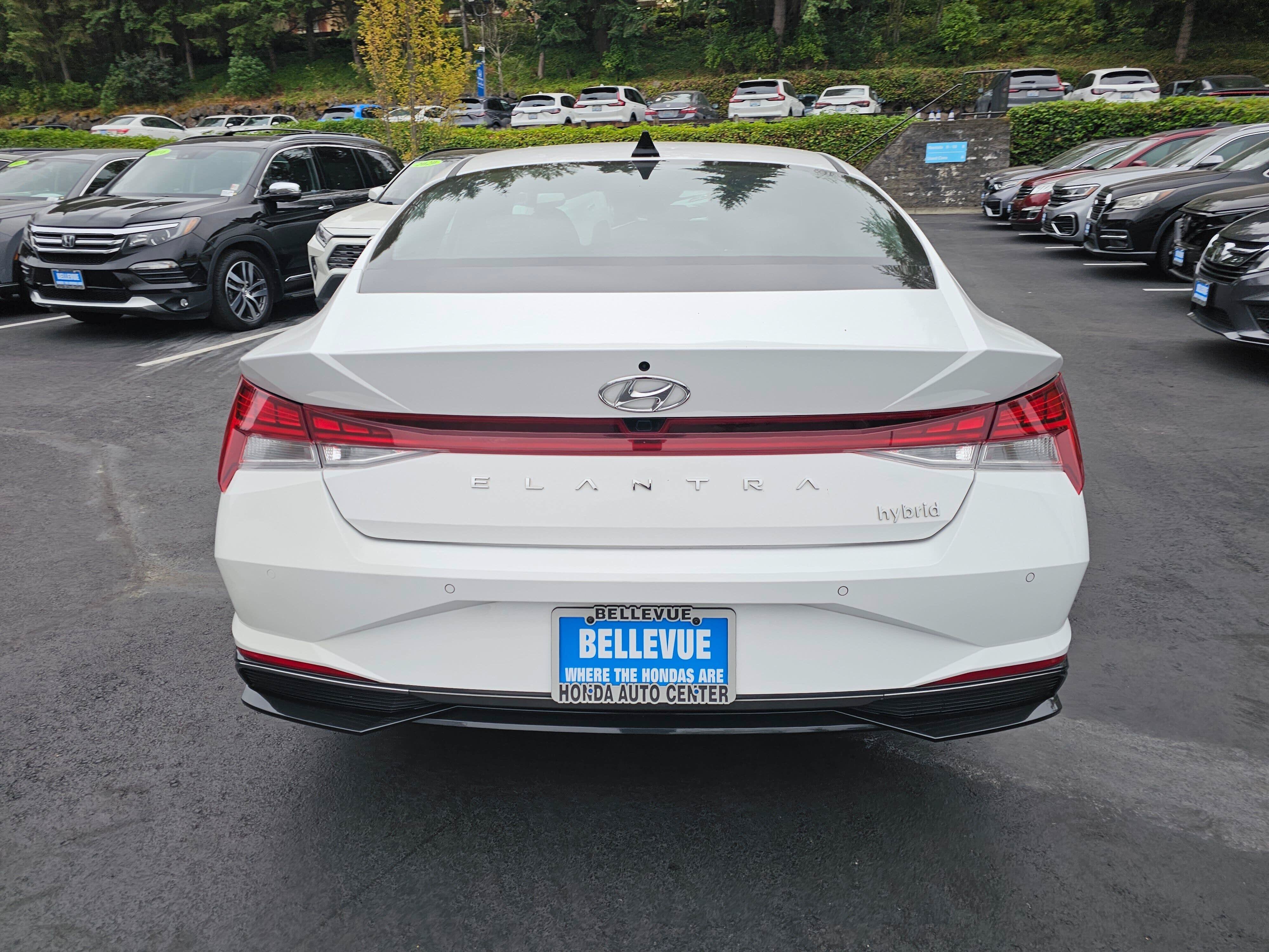 Used 2023 Hyundai Elantra Limited w/ Cargo Package FWD image 6