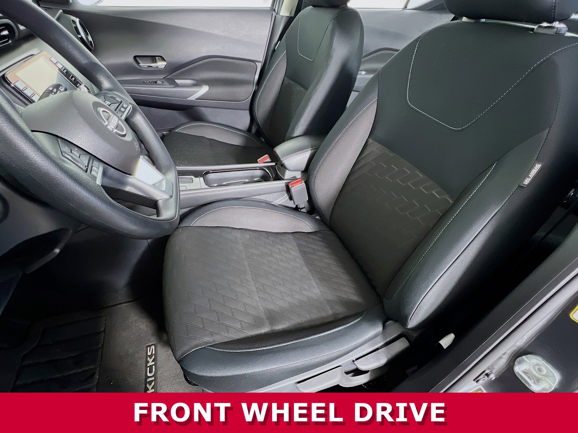 Used 2023 Nissan Kicks SV image 3