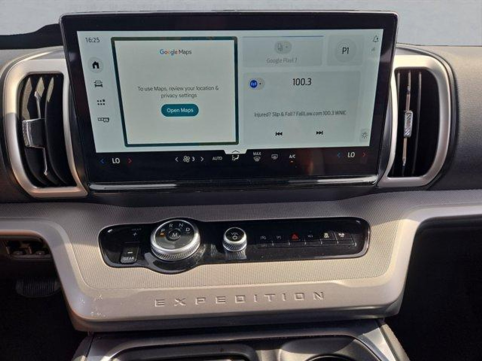 Certified 2025 Ford Expedition Active RWD image 17