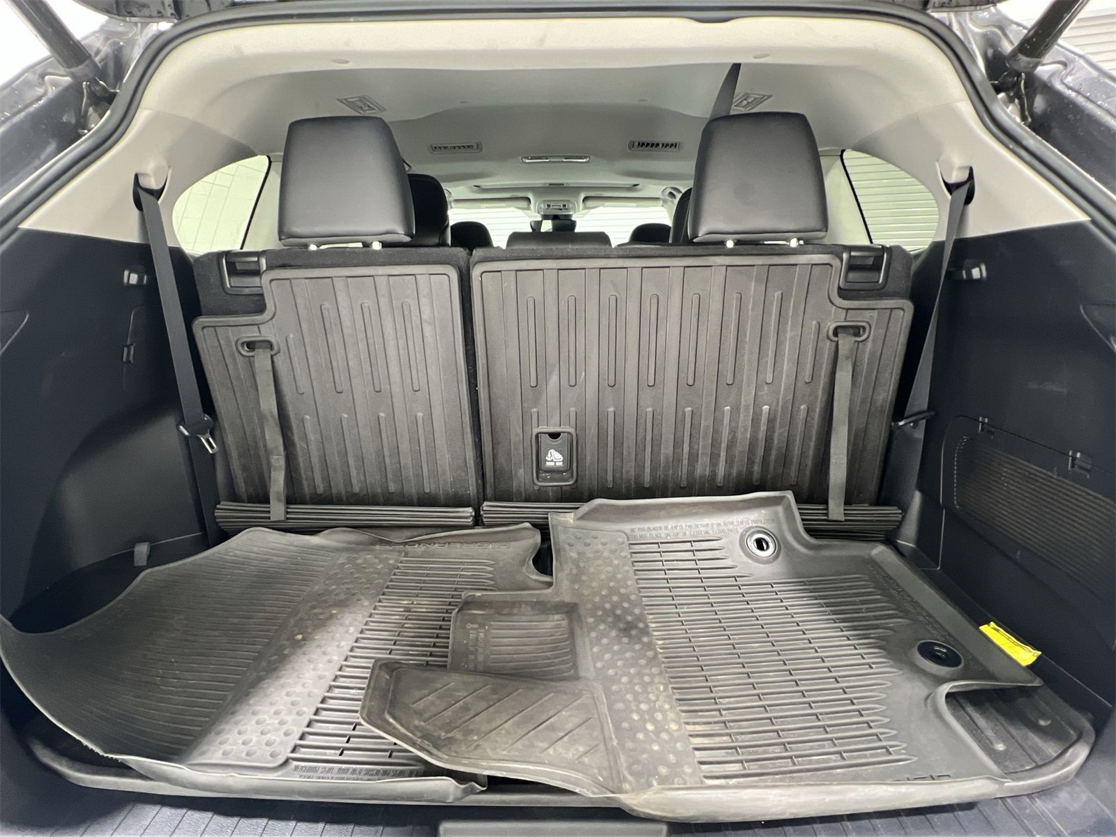 Used 2023 Toyota Highlander XLE image 24