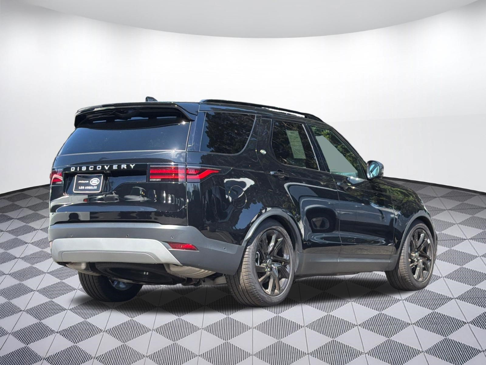 Certified 2025 Land Rover Discovery S AWD/4WD image 9
