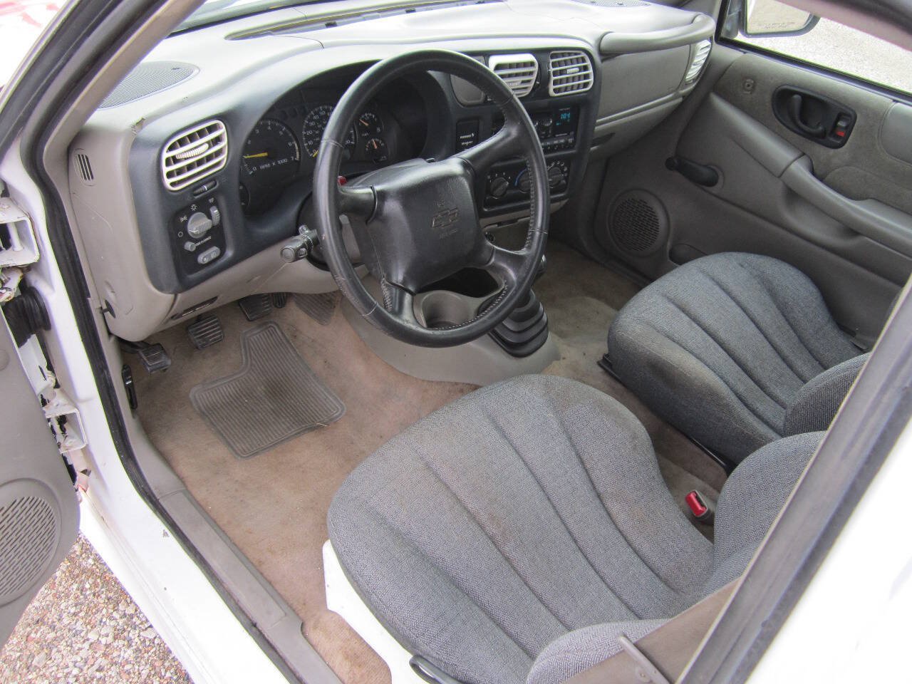 Used 2000 Chevrolet S10 Pickup Xtreme w/ Preferred Equipment Group RWD image 7