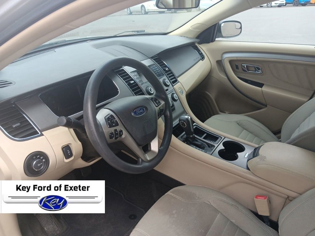 Used 2016 Ford Taurus SE image 25
